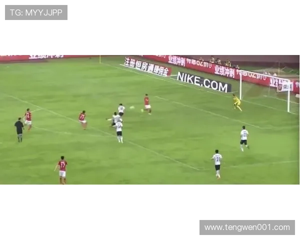 重庆足球队快攻战术深度分析与实战应用探讨 重庆足球队快攻战术深度分析与实战应用探讨